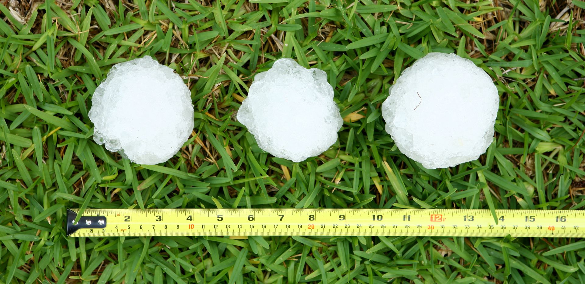 Measuring hailstones 